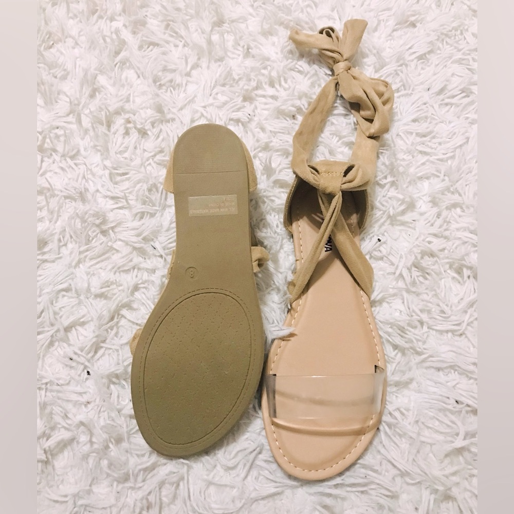 Tie knot gladiator sandals